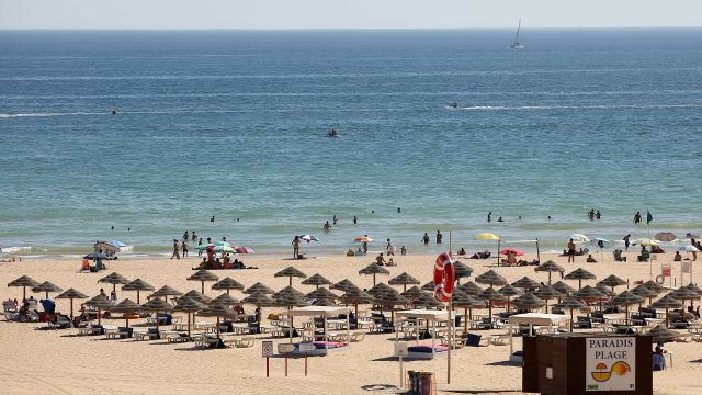 Portugalsko otevírá náruč turistům z EU, Česko podmínky splňuje